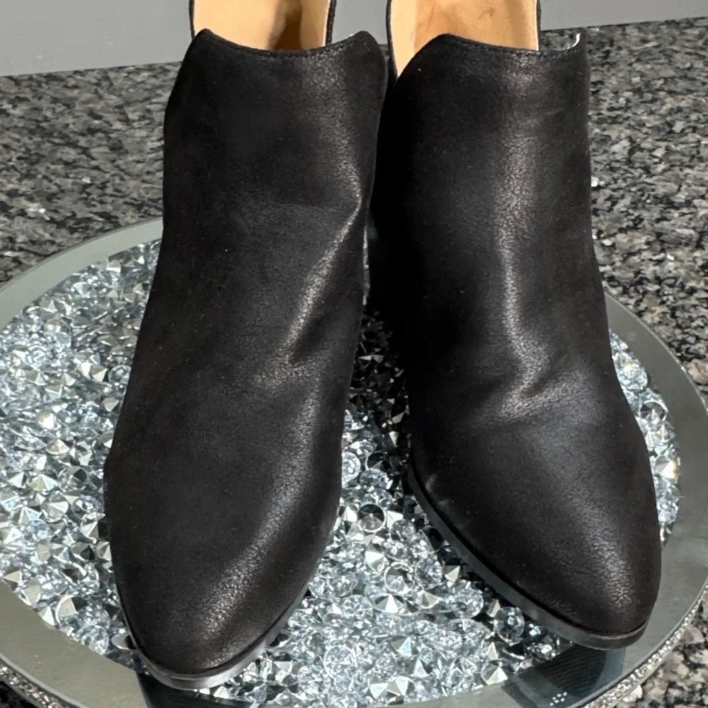 Journee Collection Sleek Black Ankle Boots NWT 10